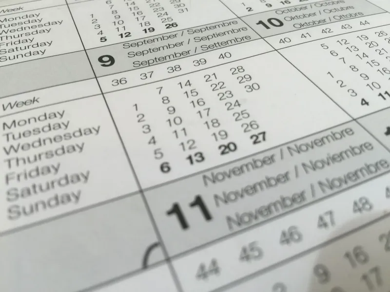 Hot Streaks and Cold Spells: How to Read the Seasonal Slot Calendar and Play Smarter All Year