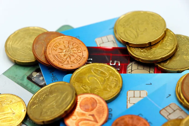 Visa vs. Mastercard at Online Casinos: Which Card Works Best for Slot Players?