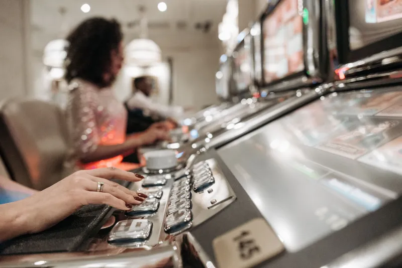 Why Your Slot Goes Cold Right After a Big Win — And What the Math Actually Says
